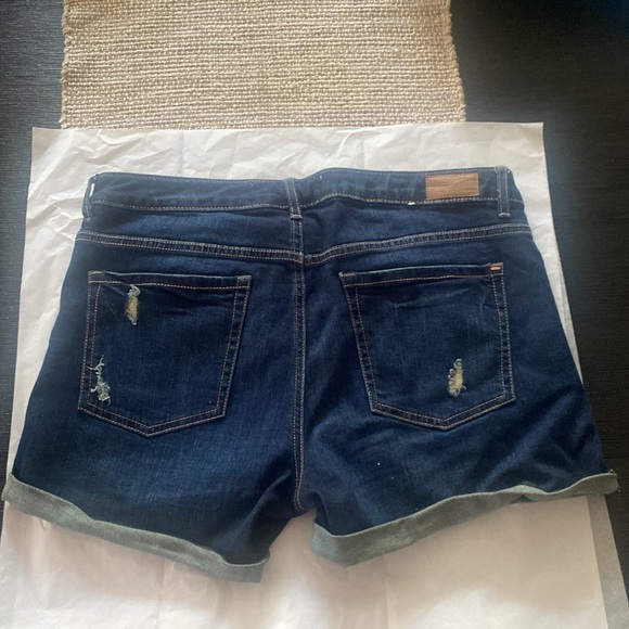 Garage stretch favorite shorts - Picture 2 of 7